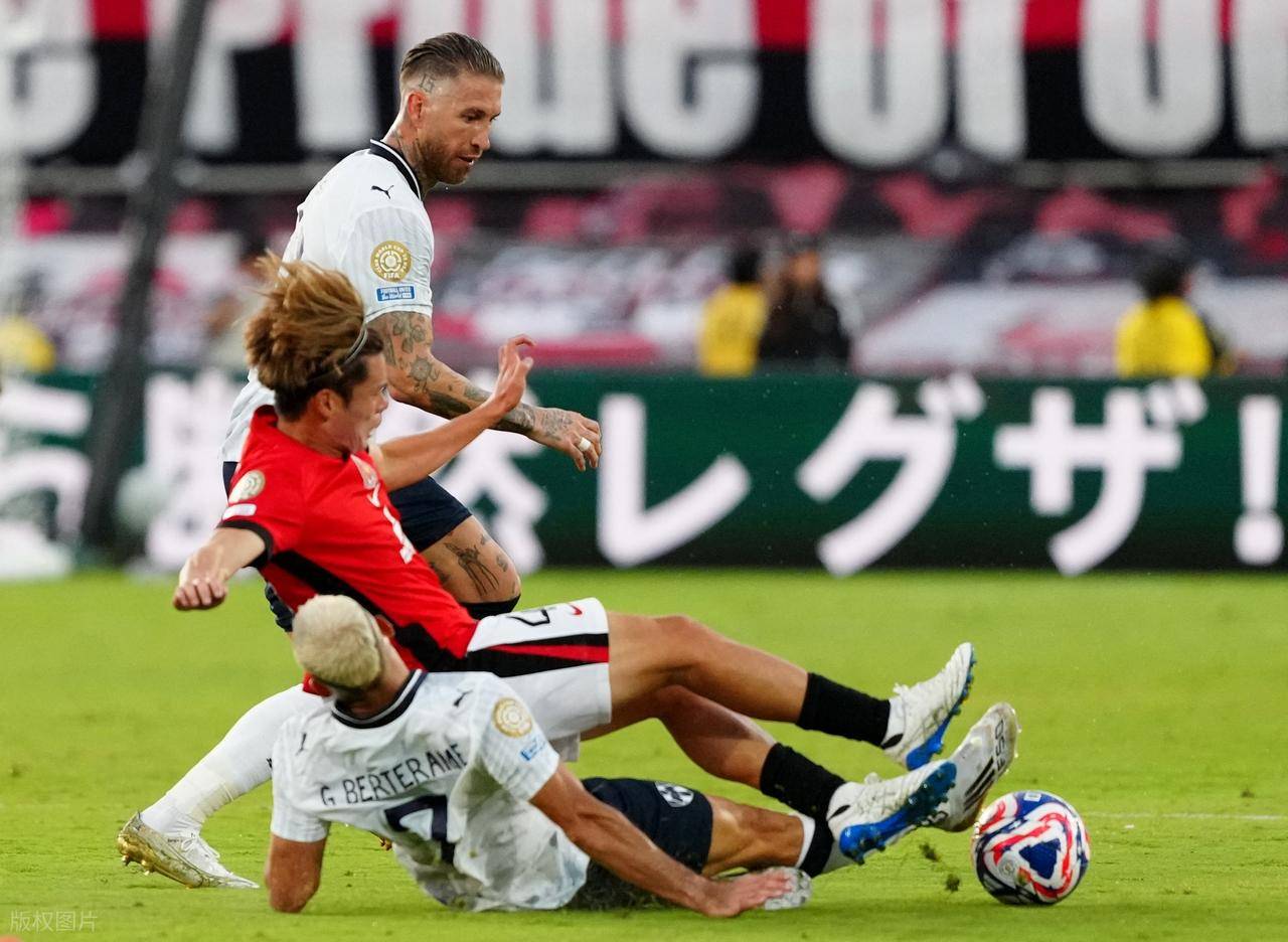 爱游戏app下载 -河床训练开放日，赛后回应争议引观众欢呼，西甲在即，资深球员宣示担当(搁置争议共同开发不提了)