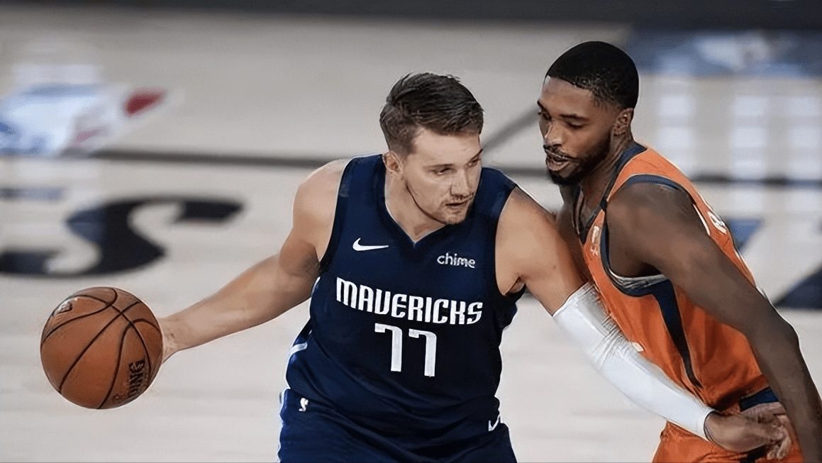 包含达拉斯独行侠训练开放日,关键时刻完成体检引欢呼,足总杯在即,团队化学反应显著的词条-爱游戏app下载